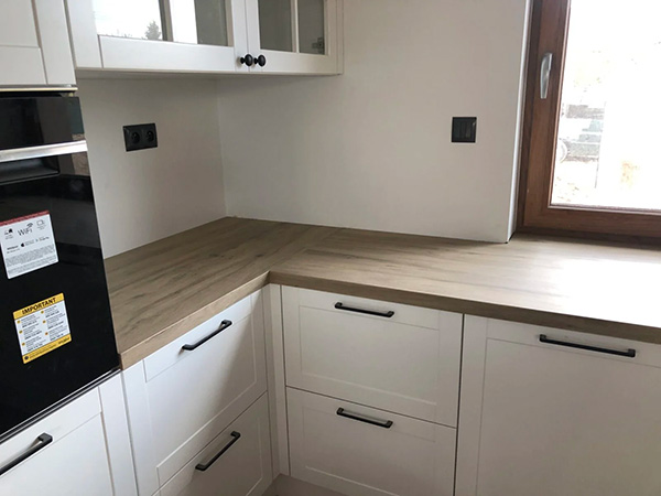 spiek kwarcowy blat czarny