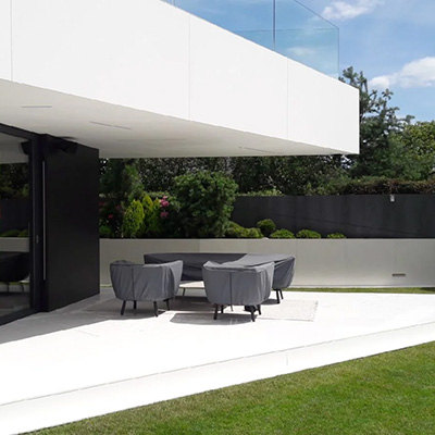 spieki kwarcowe na elewacji